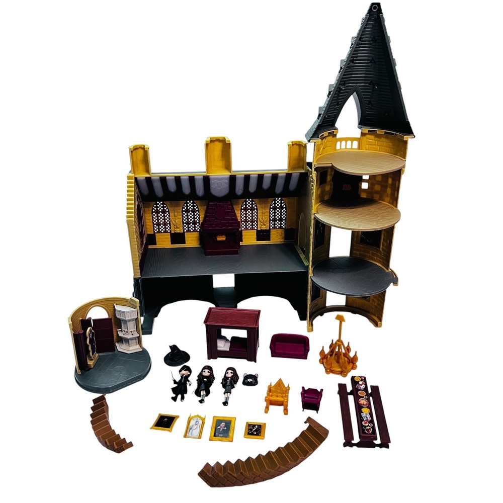 Spin Master Hogwarts Magical Minis Castle Hall Tower + Figures Set